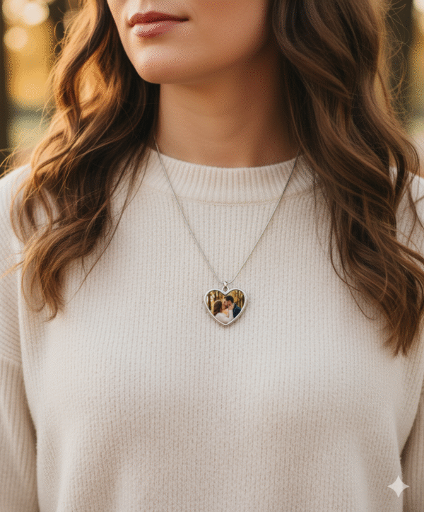 Generated Image October 26, 2025 - 1_12PM Pendentif coeur à personnaliser